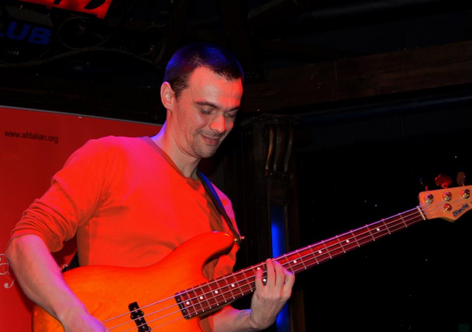Matthieu Eskenazi “Emana”, le plus camerounais des bassistes français.