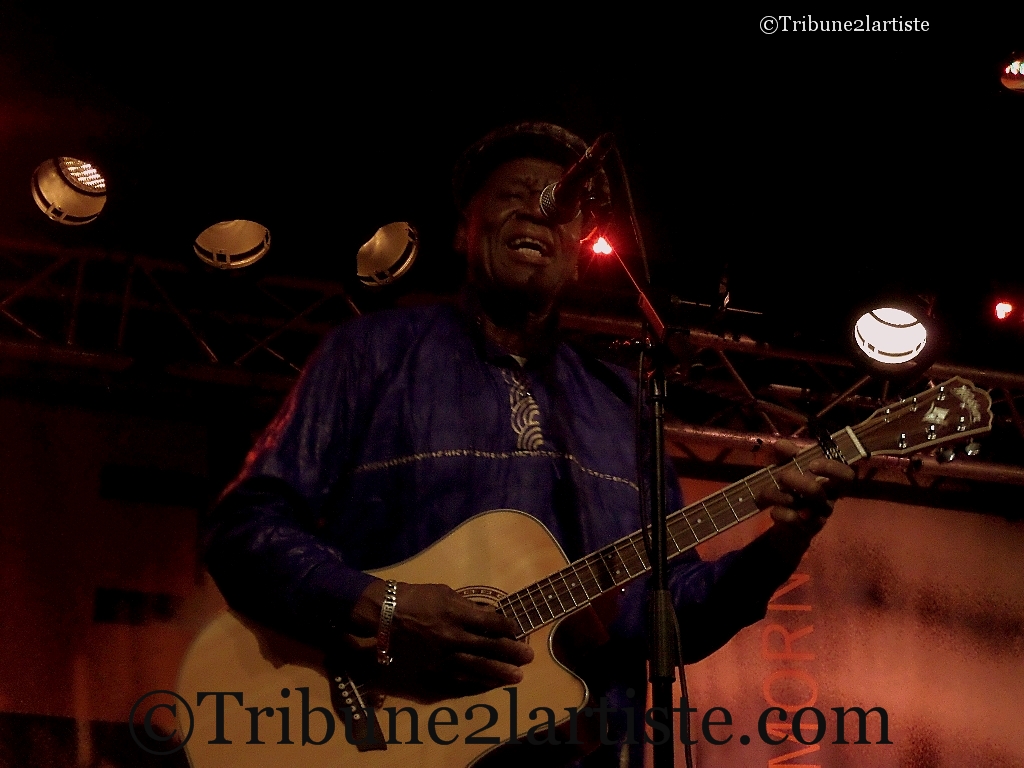Le bluesman malien Boubacar Traoré fait danser le New Morning.
