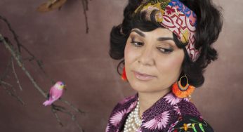 Sophia Charaï revient avec “Blue Nomada”, album polyglotte.