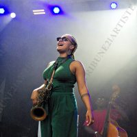 A La Défense Jazz Festival, Nubya Garcia déroule en toute élégance.